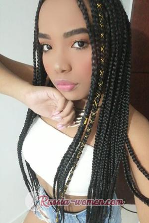 192916 - Yenssy Age: 29 - Colombia