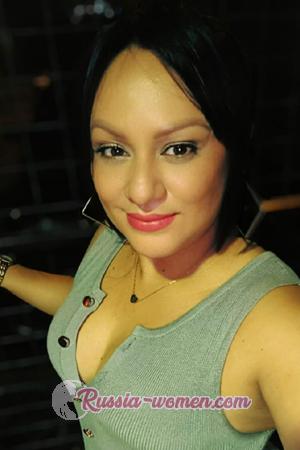 195143 - Alejandra Age: 42 - Costa Rica