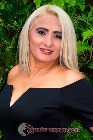 203682 - Helga Age: 51 - Peru