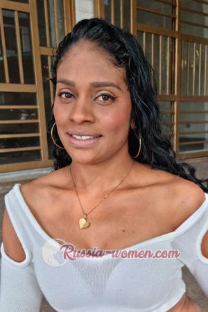 207174 - Emilia Age: 42 - Colombia