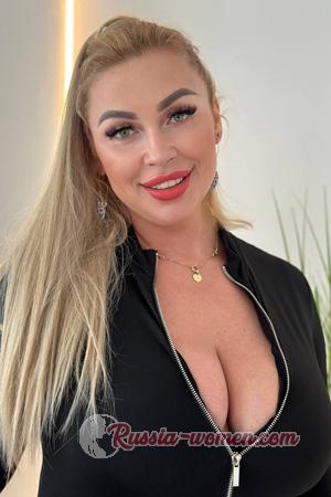 223104 - Viktoriia Age: 41 - Ukraine