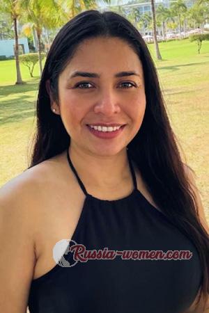228301 - Melissa Age: 39 - Costa Rica